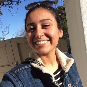 Meet your Posher, Alyssa